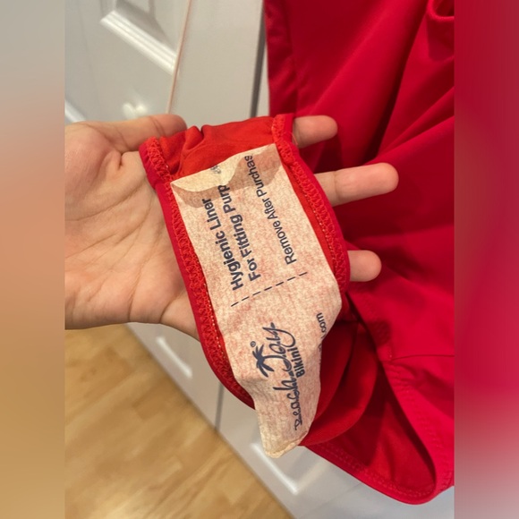 red one piece swimsuit with tags and liner - Picture 6 of 11